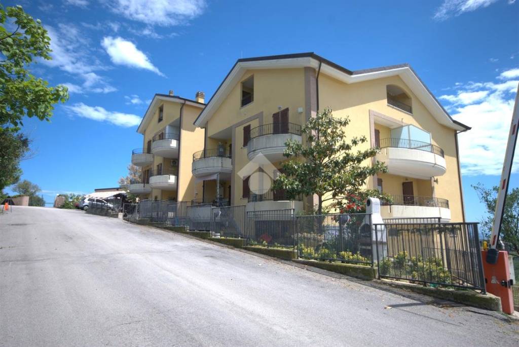 appartamento in vendita a Roseto degli Abruzzi in zona Cologna Paese