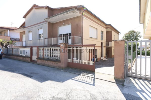 quadrivano in vendita a Roseto degli Abruzzi in zona Campo a Mare
