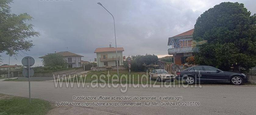 terreno edificabile in vendita a Roseto degli Abruzzi in zona Cologna Spiaggia