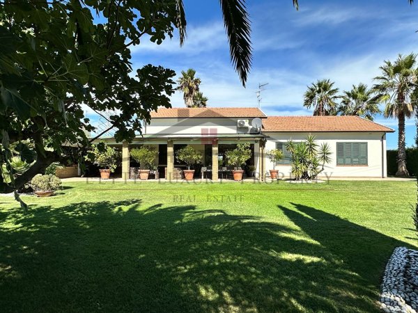 casa indipendente in vendita a Roseto degli Abruzzi