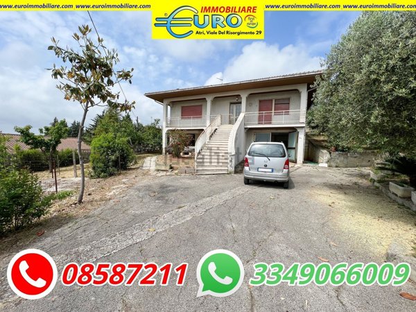 casa indipendente in vendita a Roseto degli Abruzzi in zona Cologna Paese