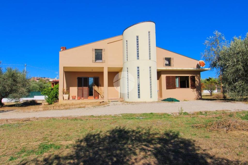 casa indipendente in vendita a Roseto degli Abruzzi in zona San Giovanni
