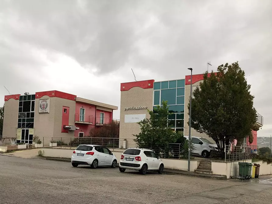 locale commerciale in vendita a Roseto degli Abruzzi