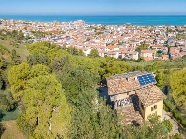 casa indipendente in vendita a Roseto degli Abruzzi