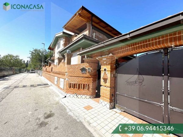 casa indipendente in vendita a Roseto degli Abruzzi in zona Cologna Spiaggia