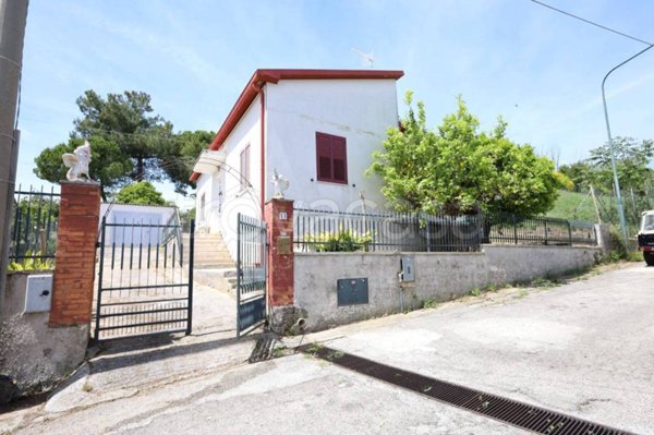 casa indipendente in vendita a Roseto degli Abruzzi
