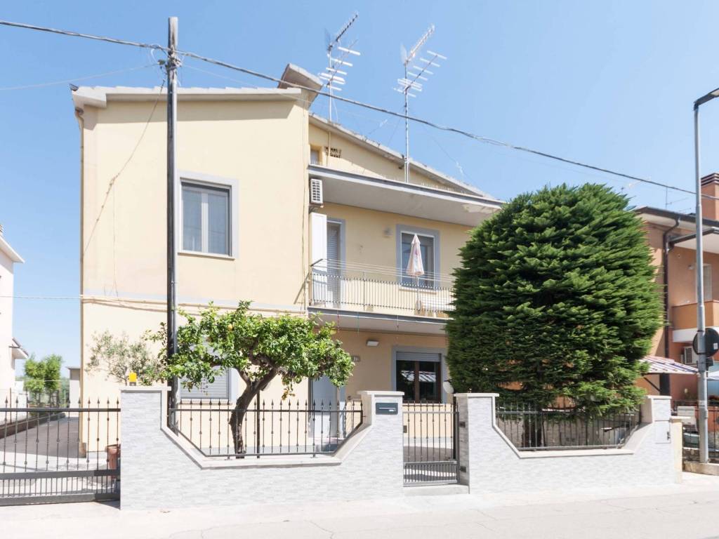 appartamento in vendita a Roseto degli Abruzzi in zona Cologna Spiaggia