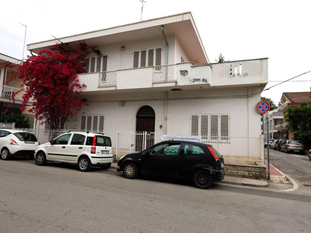 casa indipendente in vendita a Roseto degli Abruzzi