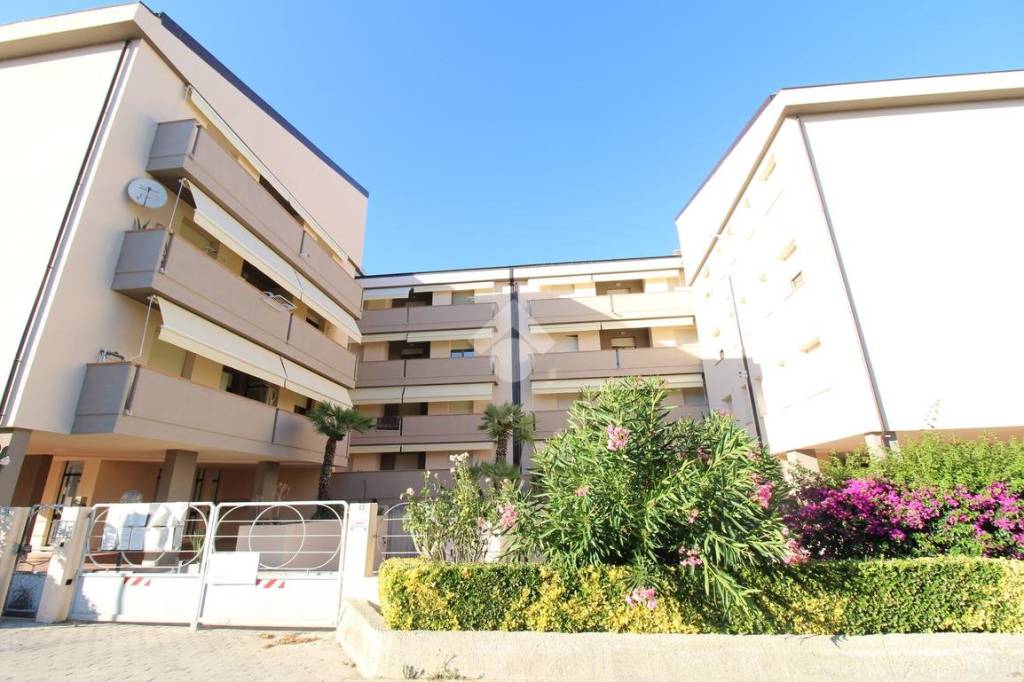 appartamento in vendita a Roseto degli Abruzzi in zona Campo a Mare