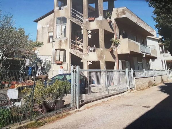 casa indipendente in vendita a Roseto degli Abruzzi in zona Cologna Spiaggia