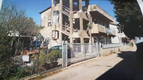 casa indipendente in vendita a Roseto degli Abruzzi in zona Cologna Spiaggia