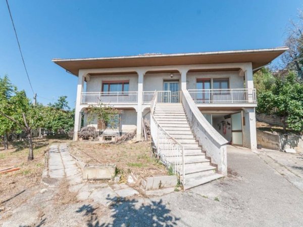 casa indipendente in vendita a Roseto degli Abruzzi in zona Cologna Paese