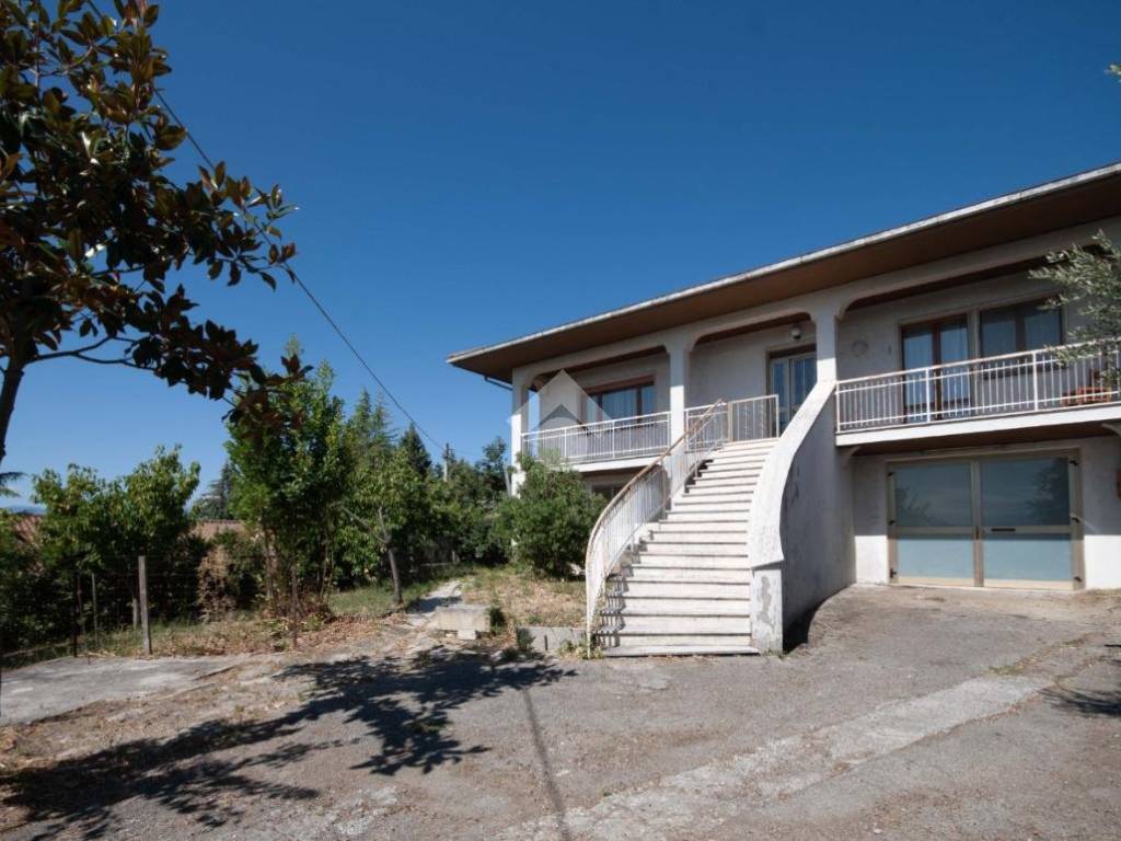 casa indipendente in vendita a Roseto degli Abruzzi in zona Cologna Paese