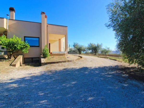 casa indipendente in vendita a Roseto degli Abruzzi in zona San Giovanni