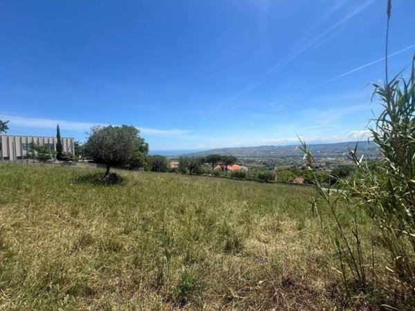 terreno agricolo in vendita a Roseto degli Abruzzi in zona Montepagano