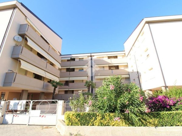 appartamento in vendita a Roseto degli Abruzzi in zona Campo a Mare