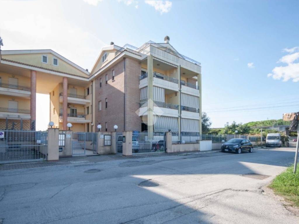 appartamento in vendita a Roseto degli Abruzzi in zona Cologna Spiaggia