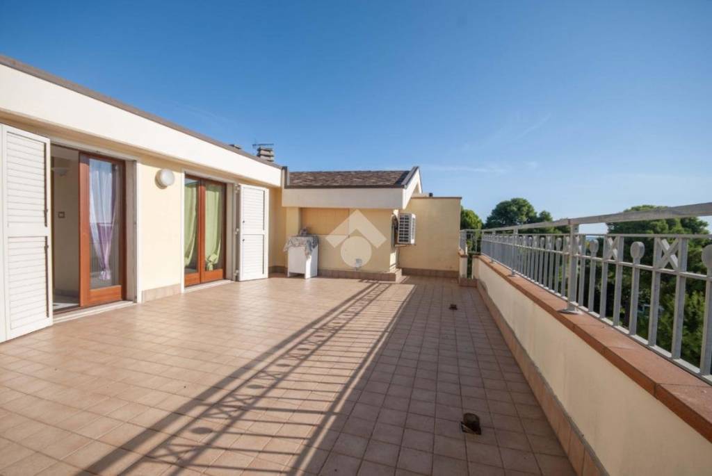 appartamento in vendita a Roseto degli Abruzzi in zona Cologna Spiaggia