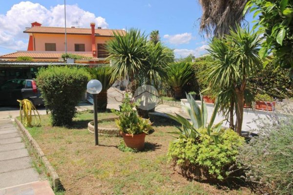 casa indipendente in vendita a Roseto degli Abruzzi in zona Cologna Spiaggia