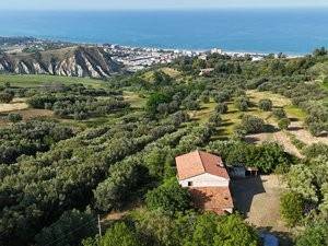casa indipendente in vendita a Roseto degli Abruzzi in zona Montepagano