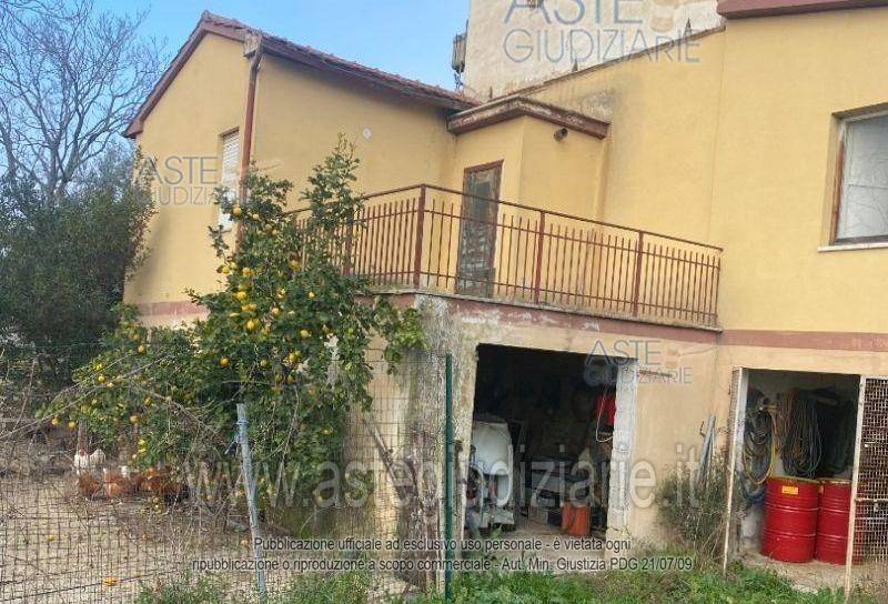 casa indipendente in vendita a Roseto degli Abruzzi