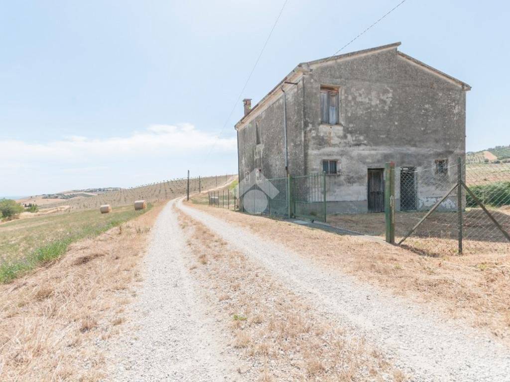 casa indipendente in vendita a Roseto degli Abruzzi