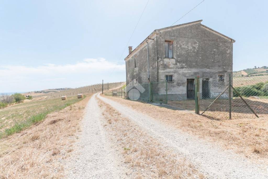 casa indipendente in vendita a Roseto degli Abruzzi