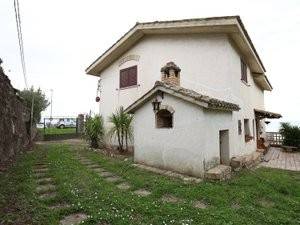 casa indipendente in vendita a Roseto degli Abruzzi in zona Montepagano