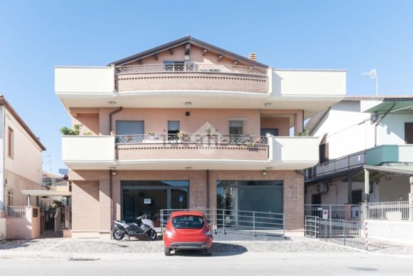 appartamento in vendita a Roseto degli Abruzzi in zona Cologna Spiaggia
