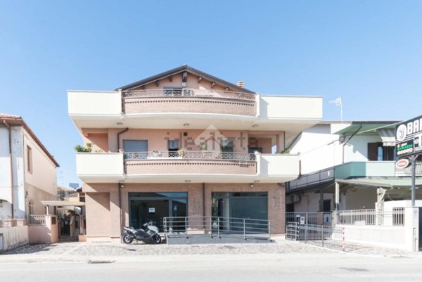 appartamento in vendita a Roseto degli Abruzzi in zona Cologna Spiaggia