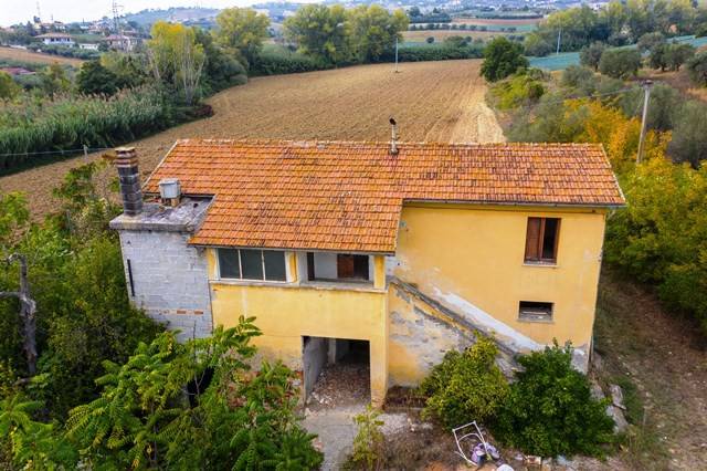 casa indipendente in vendita a Roseto degli Abruzzi in zona Voltarrosto