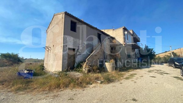terreno edificabile in vendita a Roseto degli Abruzzi in zona Montepagano