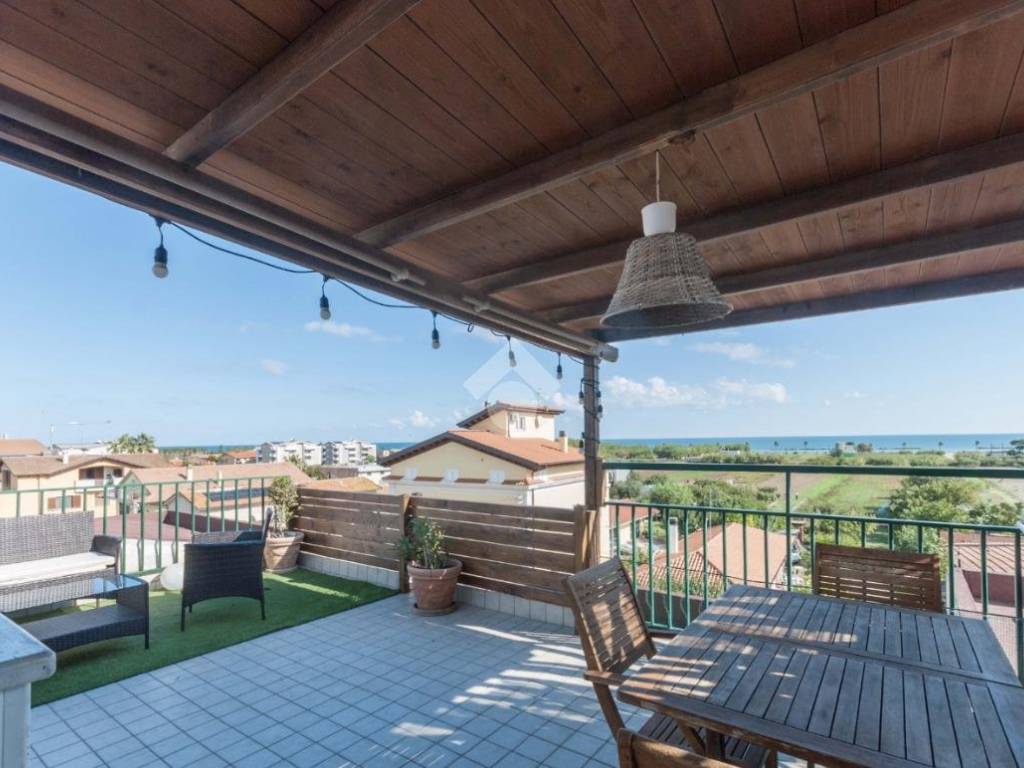 appartamento in vendita a Roseto degli Abruzzi in zona Cologna Spiaggia