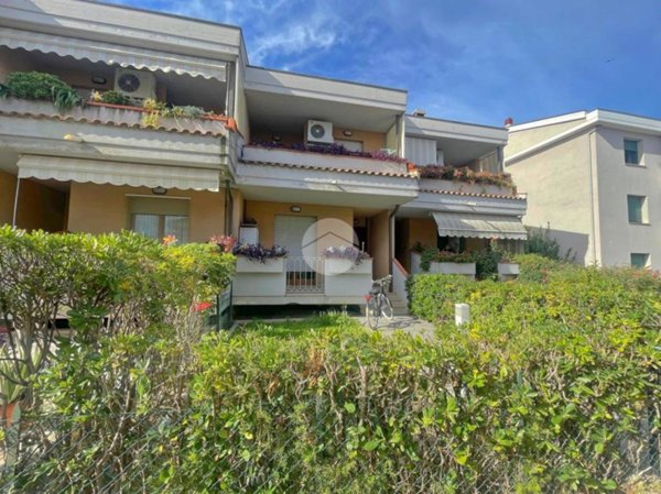casa indipendente in vendita a Roseto degli Abruzzi in zona Cologna Spiaggia