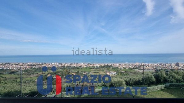 casa indipendente in vendita a Roseto degli Abruzzi