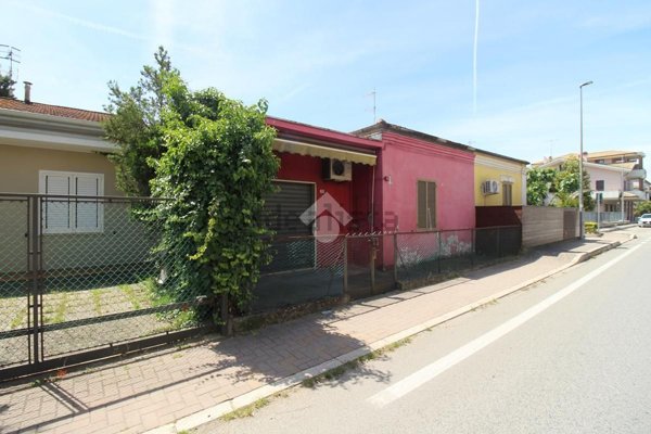 quadrivano in vendita a Roseto degli Abruzzi in zona Voltarrosto