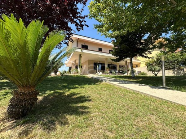 casa indipendente in vendita a Roseto degli Abruzzi