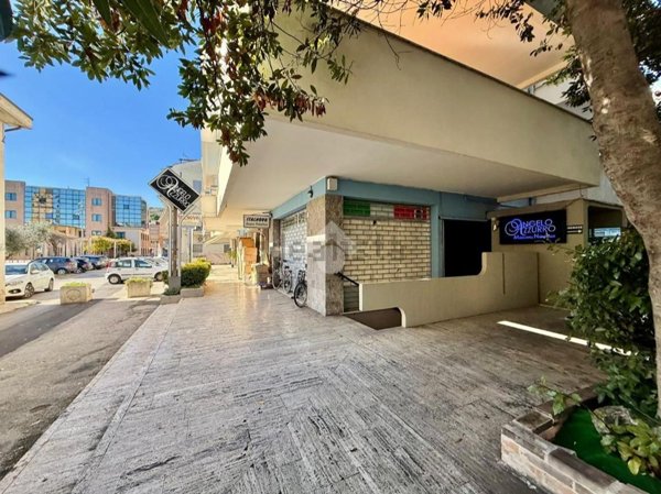 locale commerciale in vendita a Roseto degli Abruzzi