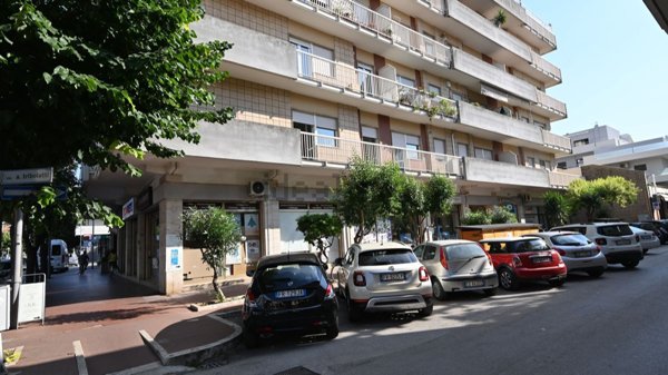 locale commerciale in vendita a Roseto degli Abruzzi