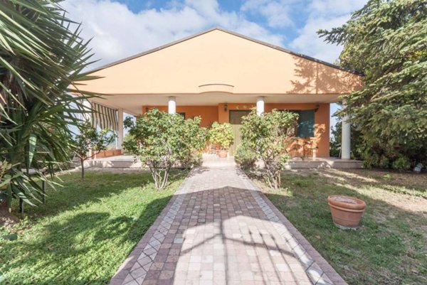 casa indipendente in vendita a Roseto degli Abruzzi in zona Cologna Paese