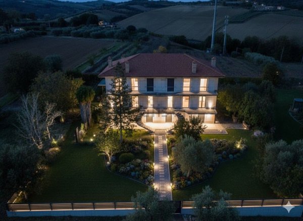 casa indipendente in vendita a Roseto degli Abruzzi