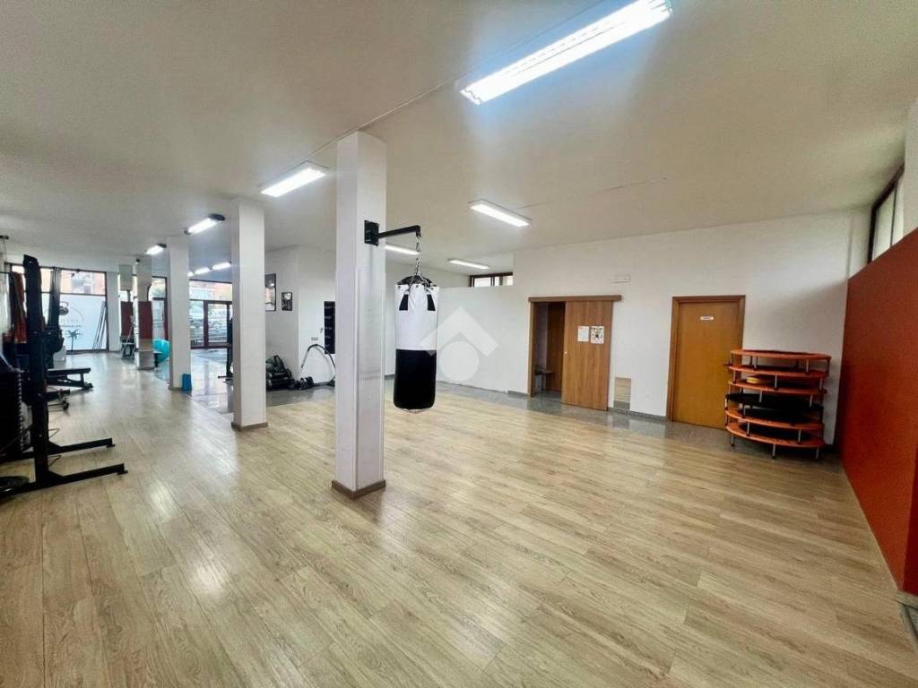 negozio in vendita a Roseto degli Abruzzi