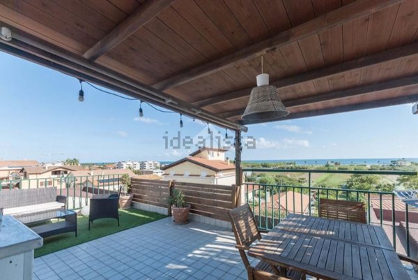 appartamento in vendita a Roseto degli Abruzzi in zona Cologna Spiaggia