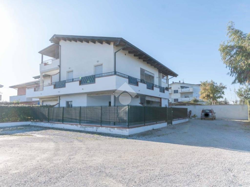 appartamento in vendita a Roseto degli Abruzzi in zona Cologna Spiaggia