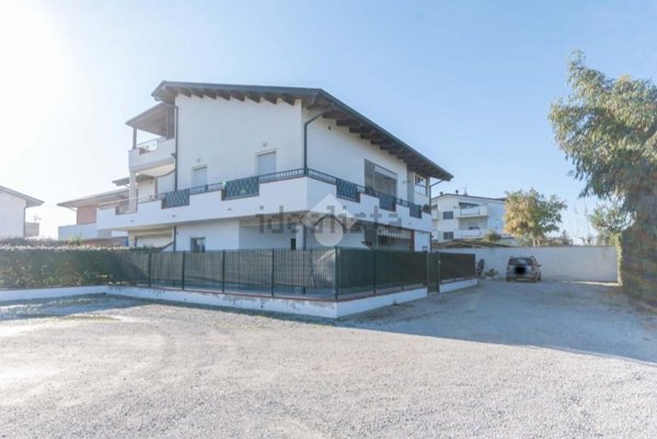 appartamento in vendita a Roseto degli Abruzzi in zona Cologna Spiaggia
