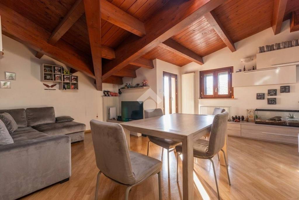 appartamento in vendita a Roseto degli Abruzzi in zona Cologna Spiaggia