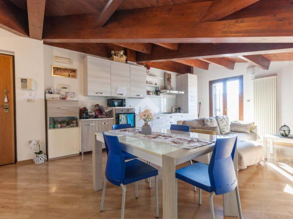 appartamento in vendita a Roseto degli Abruzzi in zona Cologna Spiaggia