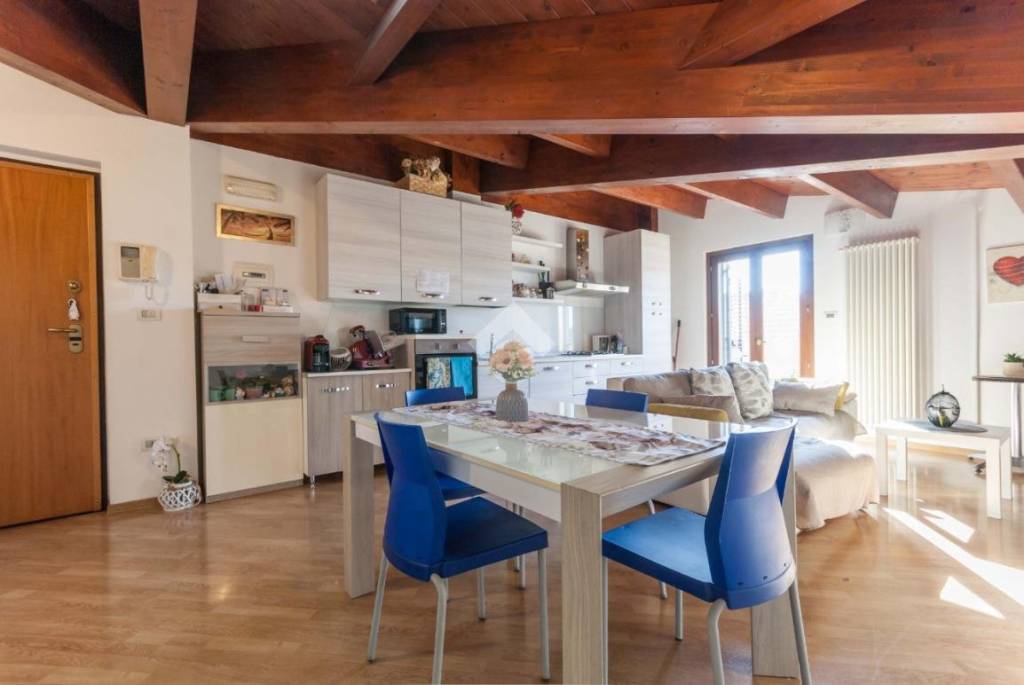 appartamento in vendita a Roseto degli Abruzzi in zona Cologna Spiaggia