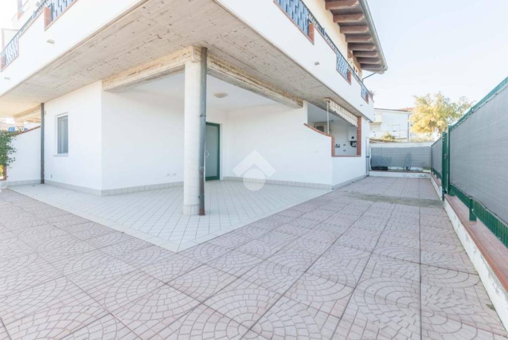 appartamento in vendita a Roseto degli Abruzzi in zona Cologna Spiaggia