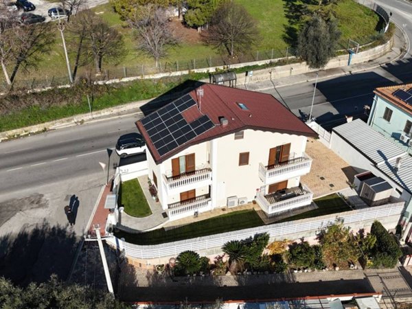 casa indipendente in vendita a Roseto degli Abruzzi